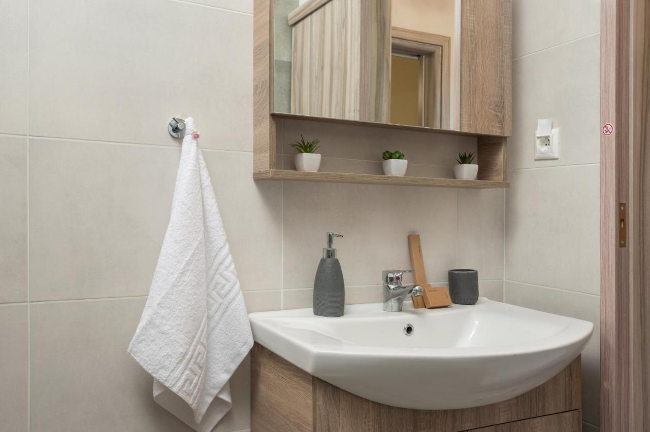 Floral Beach Apt With Lux Extras & Special Treats Kolimvárion Exteriér fotografie