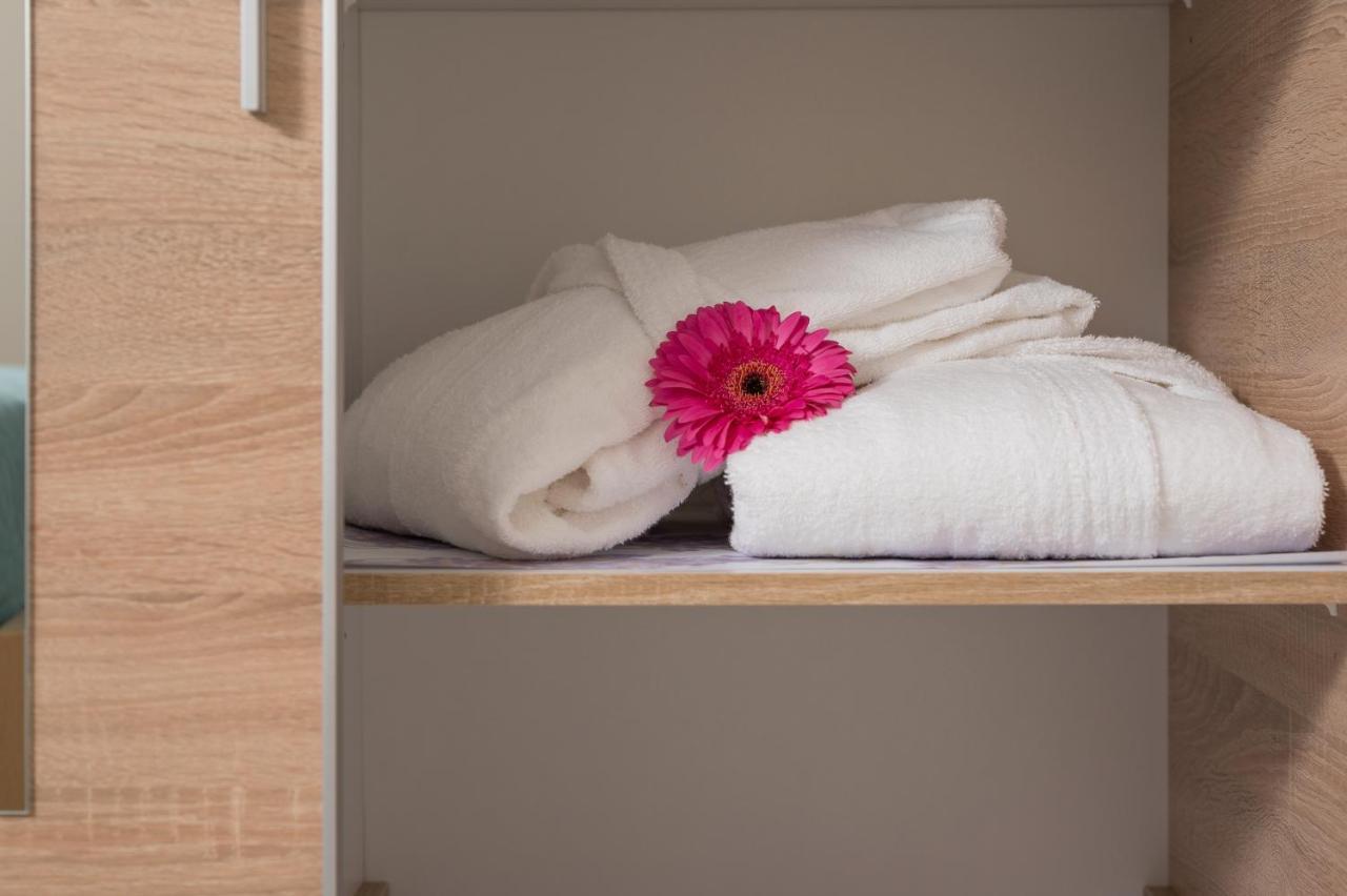 Floral Beach Apt With Lux Extras & Special Treats Kolimvárion Exteriér fotografie